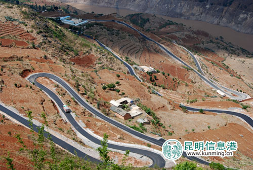 云南路政探索長效機(jī)制 力保農(nóng)村公路安全暢通