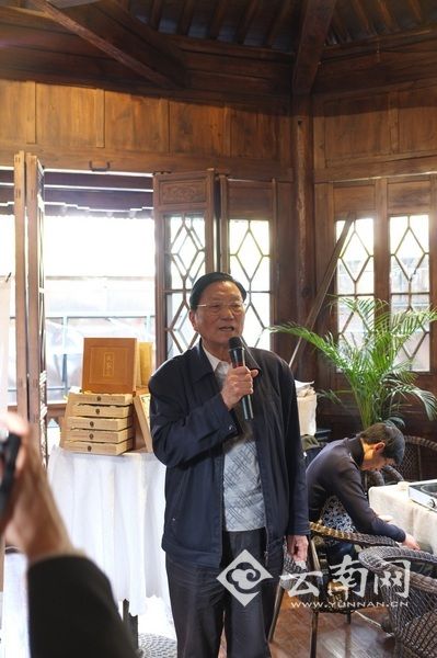 頂級(jí)普洱收藏茶“大家”普洱問(wèn)世 由云南茶界專(zhuān)家親自選料