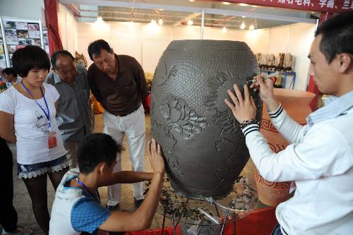 第五屆昆明泛亞民博會(huì)開(kāi)幕（組圖）