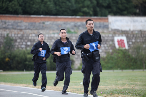 用生命踐行責(zé)任與使命 用忠誠(chéng)鑄就藍(lán)盾和警——昆明鐵路公安局昆明公安處“二級(jí)英雄模范”班超同志事跡