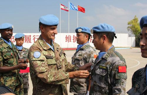 中國第十批赴黎維和醫(yī)療隊60名官兵榮獲聯(lián)合國維和榮譽(yù)勛章