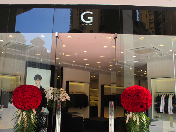 紀(jì)梵希（GIVENCHY)昆明栢聯(lián)店重裝開(kāi)業(yè)