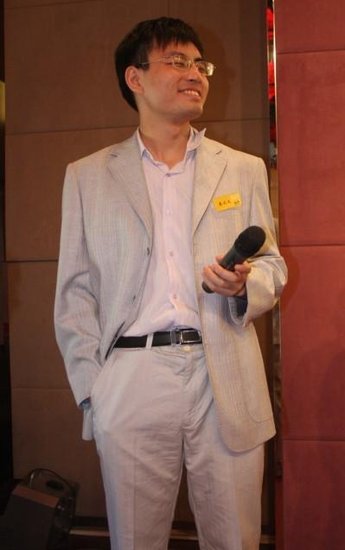 秦火火詆毀雷鋒形象被捕 曾謠傳鐵道部發(fā)言人全家當領(lǐng)導李天一非親生