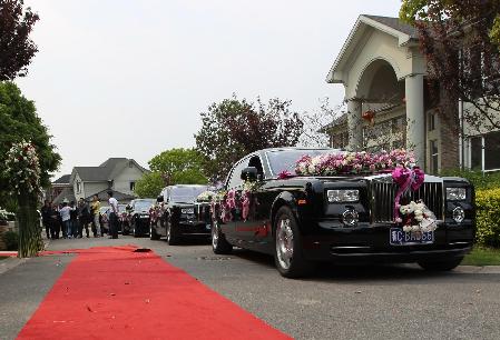 車價上億“超豪華”迎親車隊亮相溫州