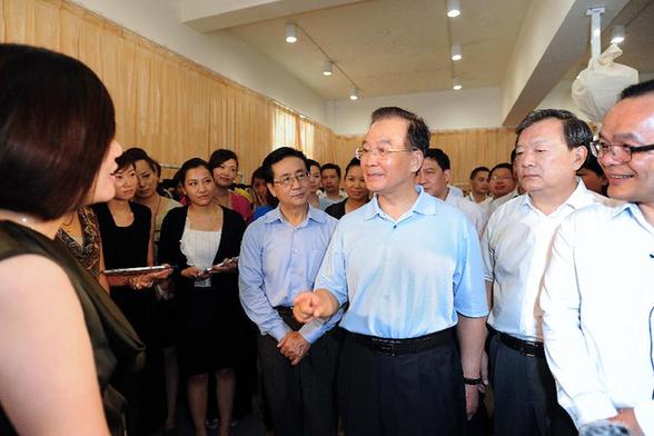 溫家寶總理在浙江考察經(jīng)濟(jì)運(yùn)行