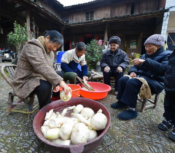 仙居慈孝志愿者 關(guān)愛空巢老人