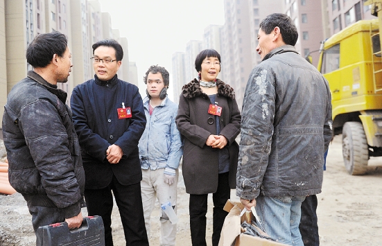 政協(xié)委員問計公租房
