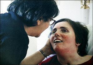 The US 
 Senate 
 passed legislation that congressional leaders hope will keep alive a heavily brain-damaged Florida woman, Terri Schiavo (R), who has been fed artificially for 15 years. [AFP]