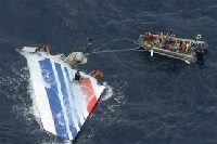 24 bodies, tail part recovered in Air France crash