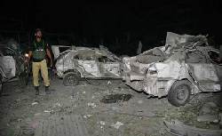 Bomb at Pakistan hotel kills at least 11