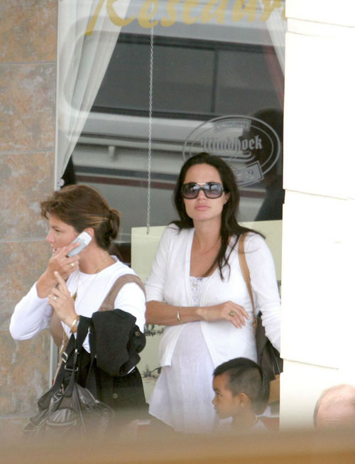 Jolie, Pitt start Namibian enterprise