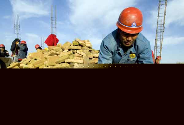 Latest batch of officials head to Xinjiang