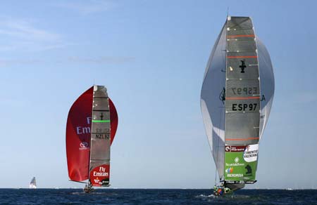America's Cup Challengers Desafio Espanol 2007 of Spain (R) and Emirates Team New Zealand race downwind during their semi-final Race 1 at the Louis Vuitton Cup in Valencia May 14, 2007. 