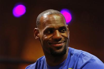 詹姆斯現(xiàn)場(chǎng)看決賽 世界杯大過NBA