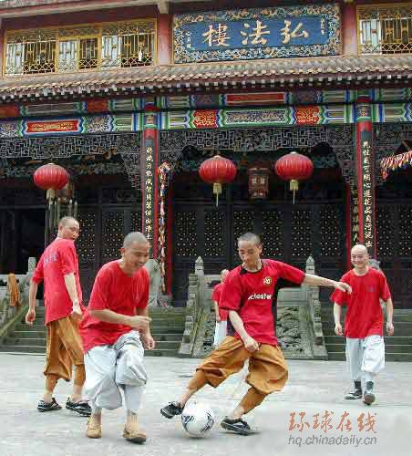 寺廟也熱世界杯 重慶佛學(xué)院有支足球隊