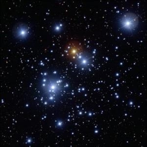 NASA天文望遠(yuǎn)鏡拍到炫美“寶盒星團(tuán)”