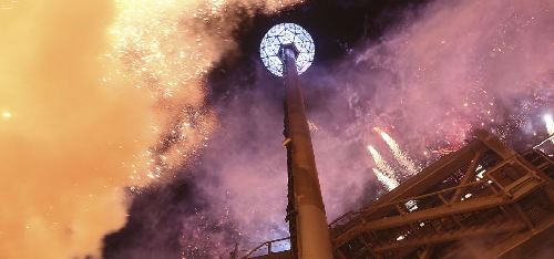 悉尼炫彩焰火、時(shí)代廣場倒計(jì)時(shí) 世界各地喜迎新年