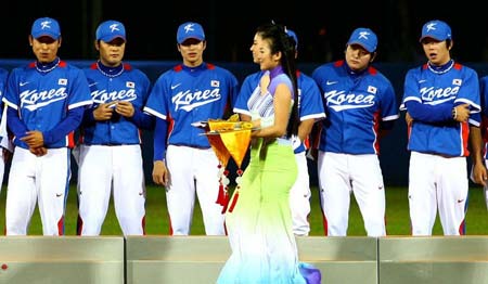 都怪美女太性感！盤(pán)點(diǎn)體壇“目不轉(zhuǎn)睛”的偷窺