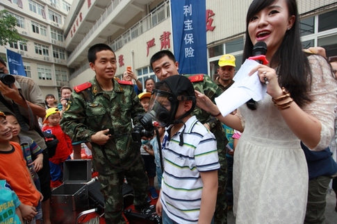 “六一”安全課堂：孩子，登云梯、接水帶、滅火盆你都會么？ ——利寶保險在渝開展家庭安全體驗活動