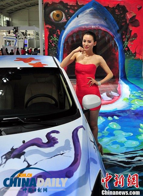 一飽眼福 美艷車(chē)模亮相沈陽(yáng)車(chē)展
