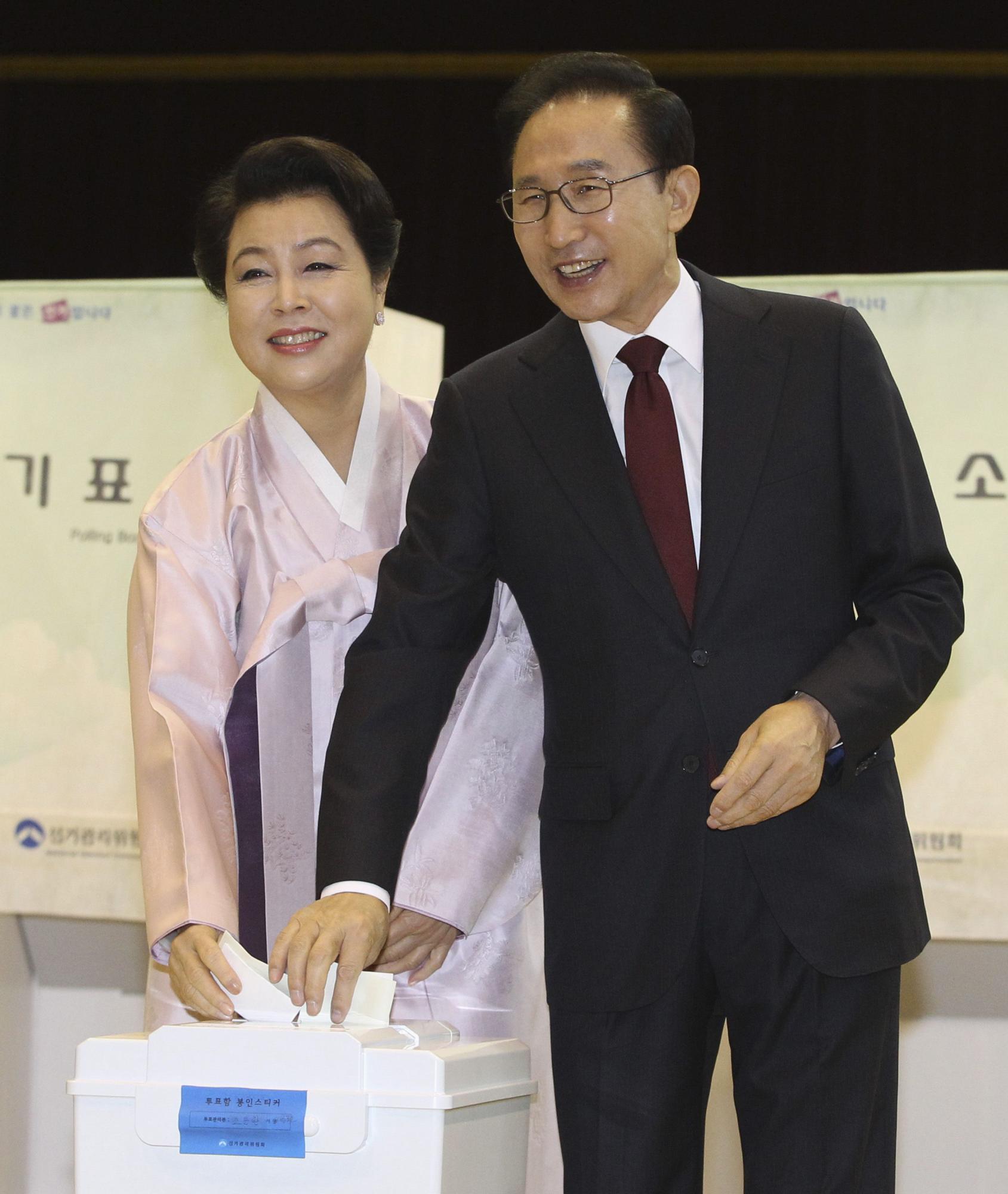 樸槿惠贏得雌雄對(duì)決 “冰公主”當(dāng)選韓國首位女總統(tǒng)