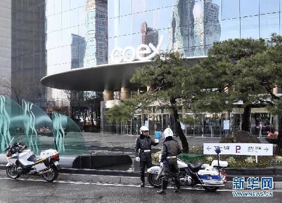 裝甲車上路 實(shí)拍首爾核安全峰會(huì)警備街頭