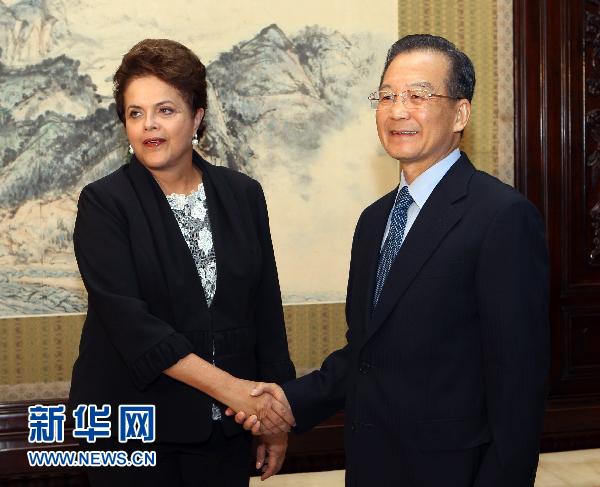 2011年溫家寶會(huì)見(jiàn)巴西總統(tǒng)羅塞芙