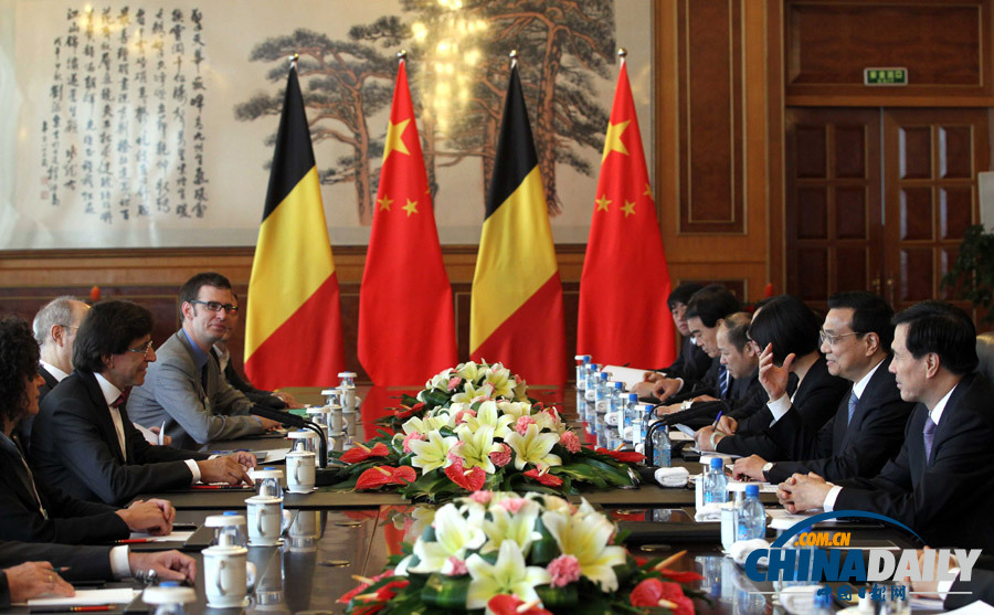 李克強(qiáng)在大連會見比利時(shí)首相迪呂波