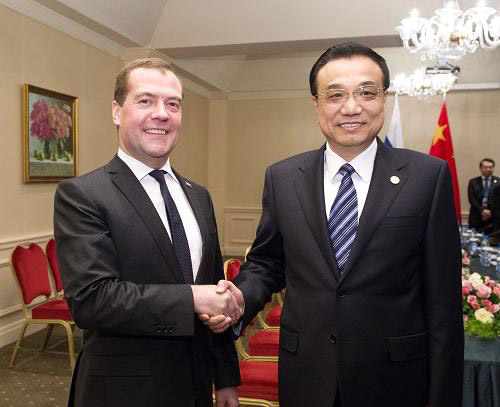 李克強(qiáng)會(huì)見(jiàn)俄羅斯總理梅德韋杰夫