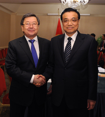 李克強(qiáng)會(huì)見吉爾吉斯斯坦、哈薩克斯坦和塔吉克斯坦總理