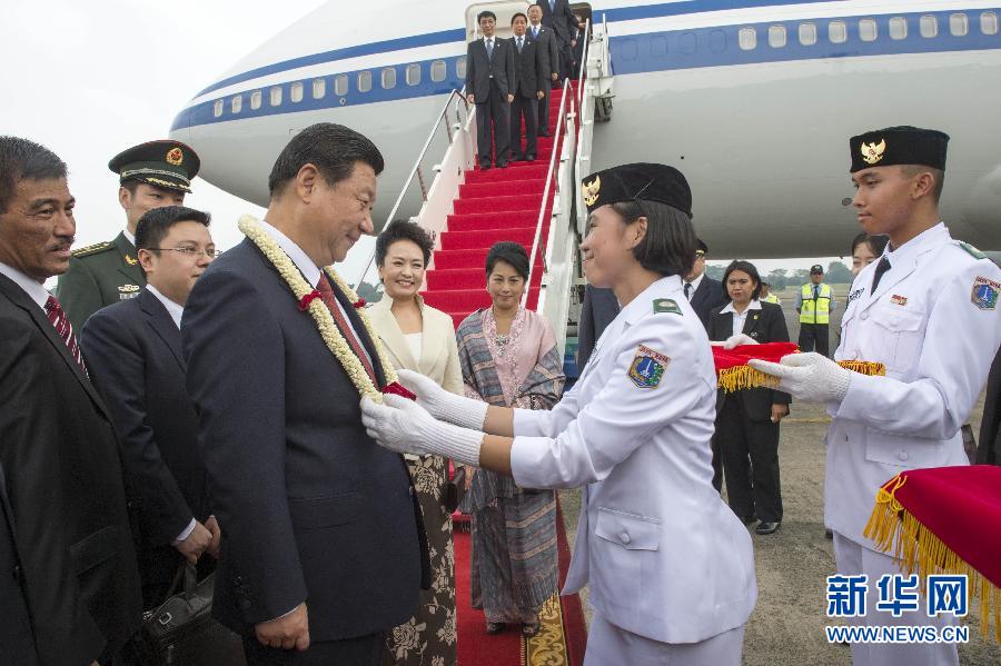 習(xí)近平抵達(dá)雅加達(dá)開始對印度尼西亞進(jìn)行國事訪問