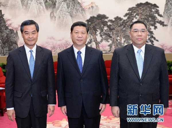 習(xí)近平會見梁振英、崔世安