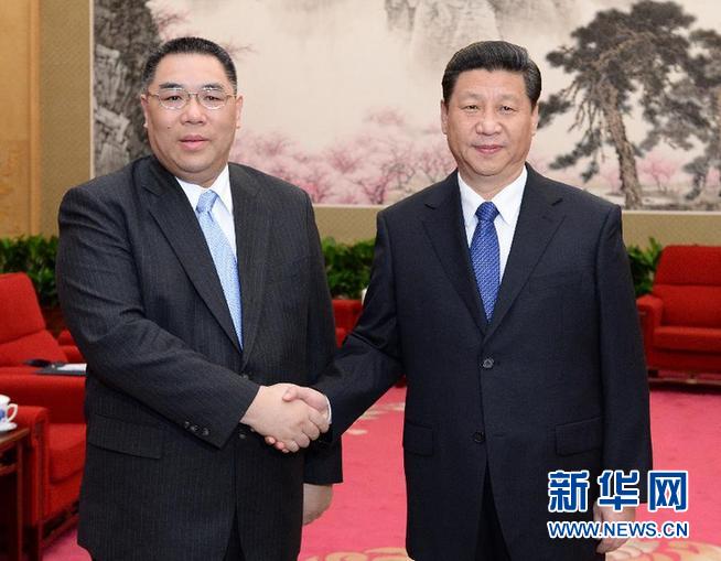 習(xí)近平會(huì)見梁振英、崔世安