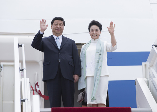 習(xí)近平抵達(dá)布拉柴維爾<BR>開(kāi)始對(duì)剛果共和國(guó)進(jìn)行國(guó)事訪(fǎng)問(wèn)