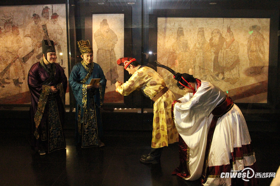 高清組圖：博物館奇妙之夜 和壁畫(huà)中人一起穿越