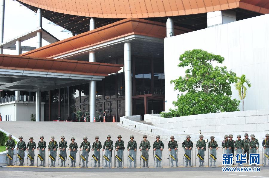 泰國軍方戒嚴(yán)后首次斡旋 實(shí)拍會談現(xiàn)場（高清）
