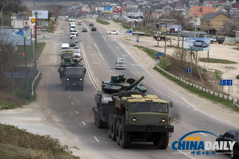 烏克蘭從克里米亞撤軍 大量坦克被運(yùn)離軍事基地