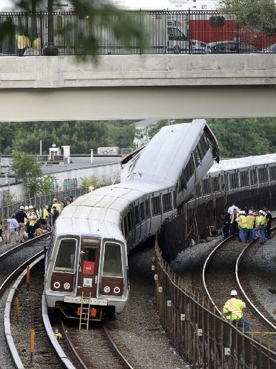 華盛頓地鐵列車相撞 已致9死70余傷