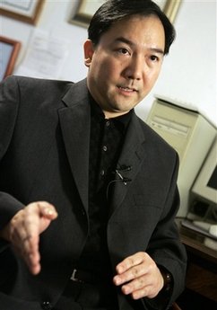 家中藏有2億美元現(xiàn)金的華裔巨富承認販賣冰毒原料