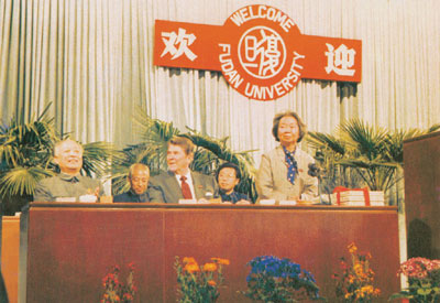 美國(guó)總統(tǒng)37年訪華路