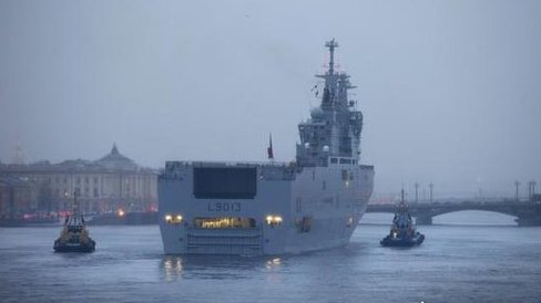 俄欲升級(jí)海軍裝備 法制兩棲攻擊艦抵達(dá)圣彼得堡
