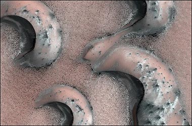 NASA提出新證據(jù)表明火星有生命 隕石中含細菌化石