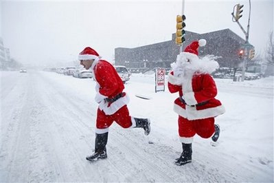 暴風(fēng)雪持續(xù)襲擊美國(guó)東部 多地進(jìn)入緊急狀態(tài)