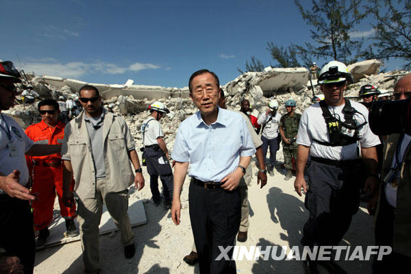 潘基文抵達海地災(zāi)區(qū) 高度評價中國救援隊工作