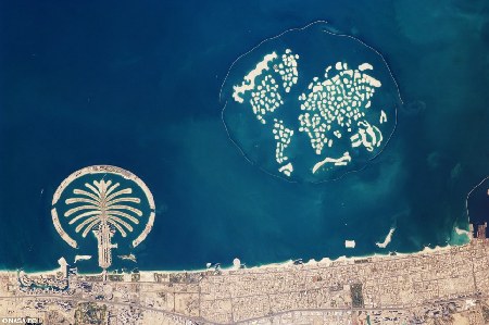 NASA照片顯示迪拜“世界島”正下沉 中國(guó)企業(yè)曾投巨資