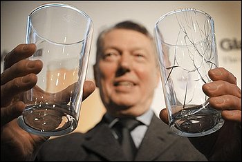 英政府推廣防碎玻璃酒杯 稱將節(jié)省數十億英鎊醫(yī)療費