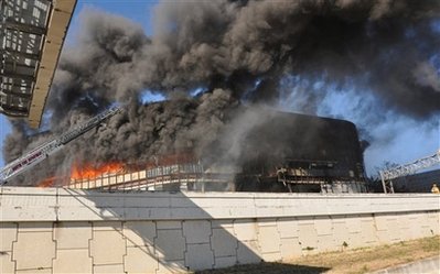 美國男子為發(fā)泄不滿駕機(jī)撞大樓 與恐怖主義無關(guān)