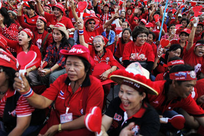 他信呼吁支持者集會(huì)抗議 泰政府準(zhǔn)備強(qiáng)力應(yīng)對