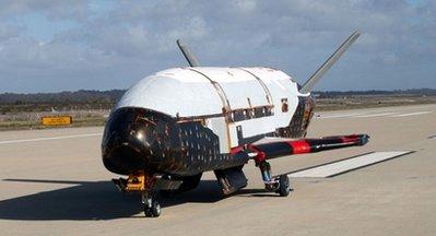 美國(guó)空天戰(zhàn)機(jī)X-37B本月試飛 可摧毀敵國(guó)航天器