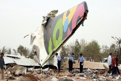 利比亞客機墜毀103人死亡10歲男孩幸存（多圖）